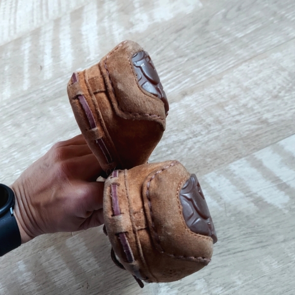 UGG Dakota Slippers - Picture 11 of 15